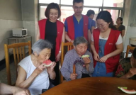 吃瓜娱乐圈爷爷奶奶,揭秘“吃瓜”爷爷奶奶的娱乐生活