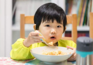 娱乐吃瓜酱喊着要吃饭,美食与八卦的完美融合，揭秘网红生活点滴
