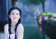 娱乐吃瓜刘亦菲,娱乐圈的瓜田，她如何成为焦点女神？