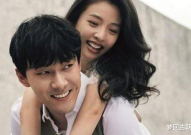娱乐圈夫妻吃瓜视频播放,吃瓜视频播放量飙升，揭秘明星夫妻甜蜜日常