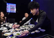 娱乐圈吃瓜节是真的吗,揭秘真相还是一场炒作？